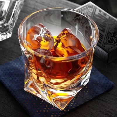 Eco-friendly crystal twisted whiskey glasses (3)