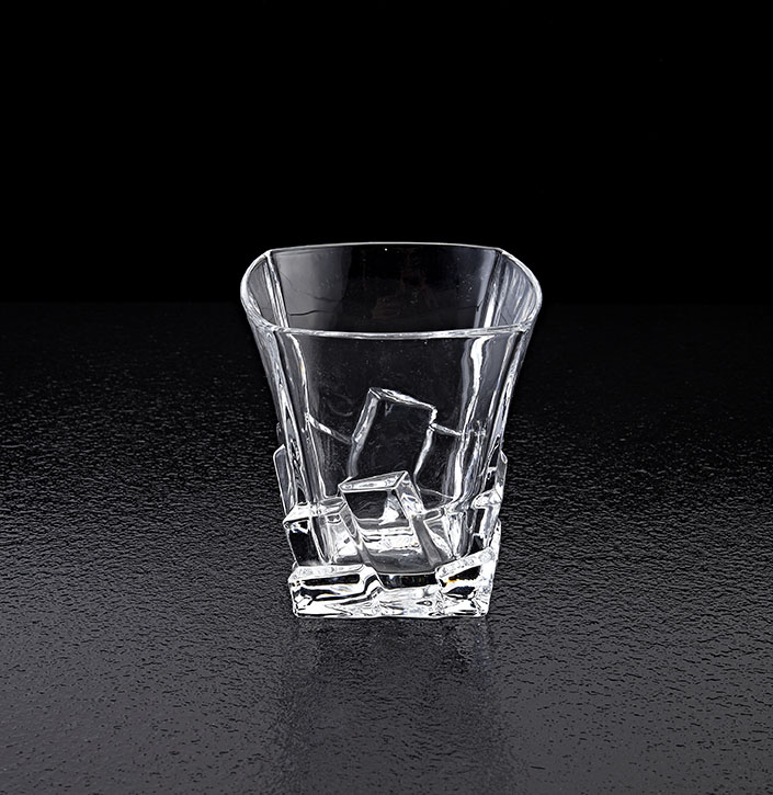 Leadfree crystal twisted whiskey glasses