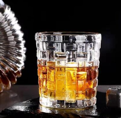 Straight body embossed whisky glasses for sale (3)